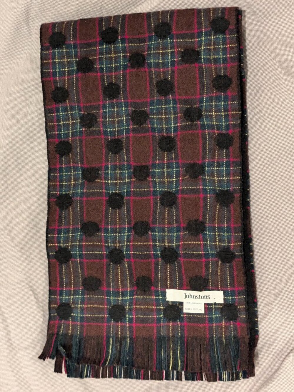 Johnstons 100% Lambswool Scarf, Scotland - Picture 5 of 10